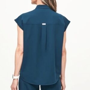 Figs Rafaella Oversized Scrub Top Size M